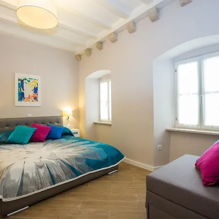 フローレス ルーム ゲストハウス