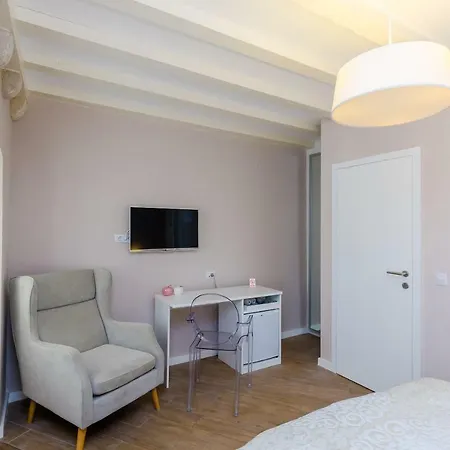 フローレス ルーム